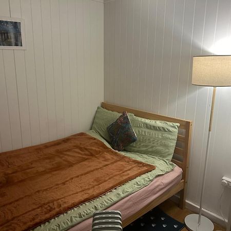 Mini Cabin In A Quiet Area Londres Exterior foto