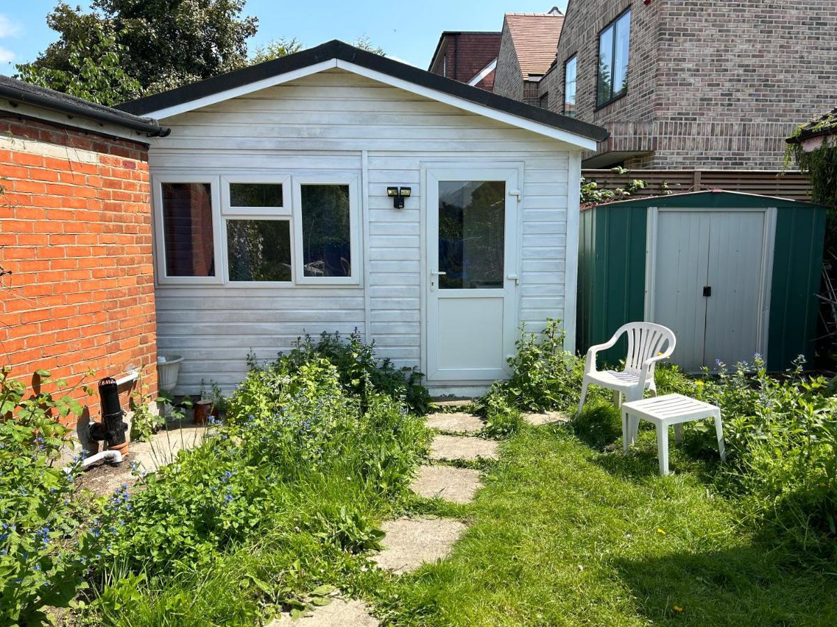 Mini Cabin In A Quiet Area Londres Exterior foto