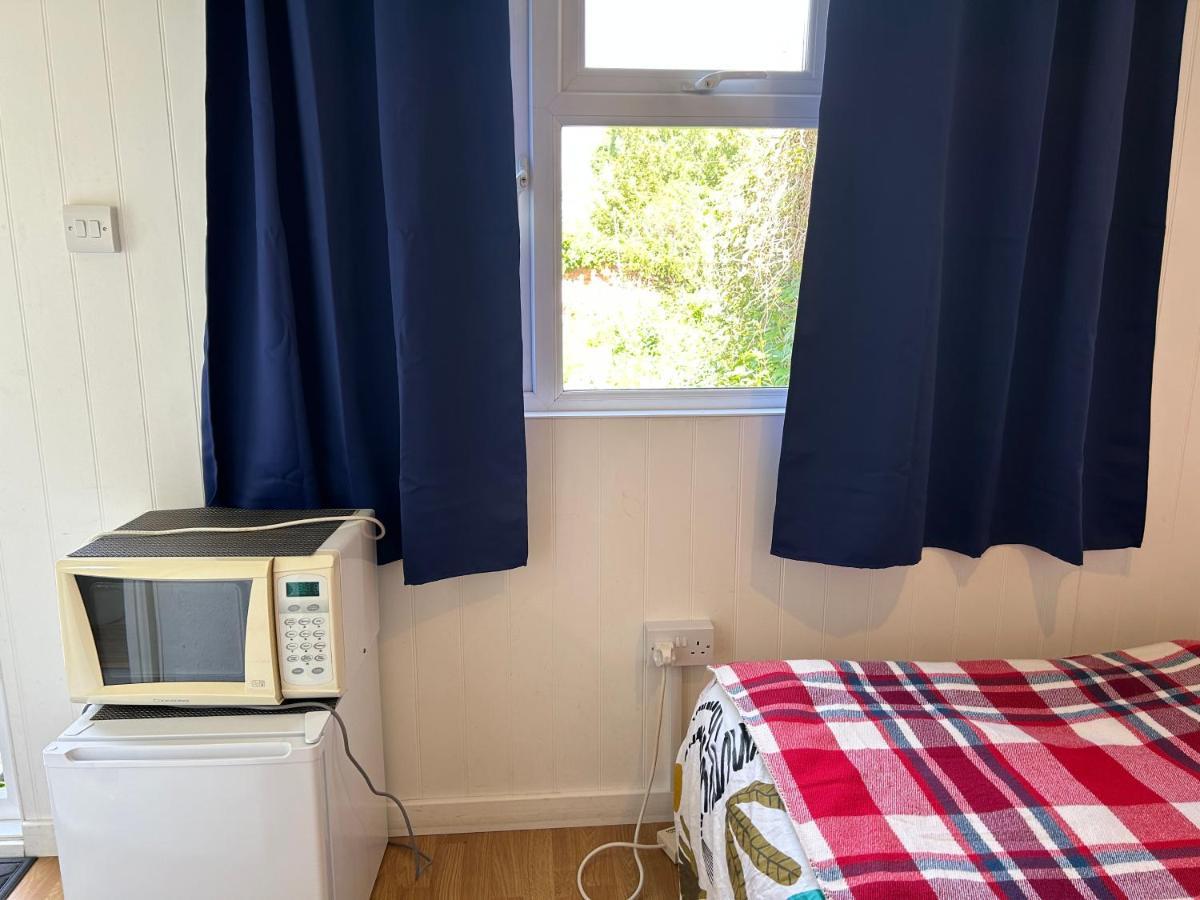 Mini Cabin In A Quiet Area Londres Exterior foto