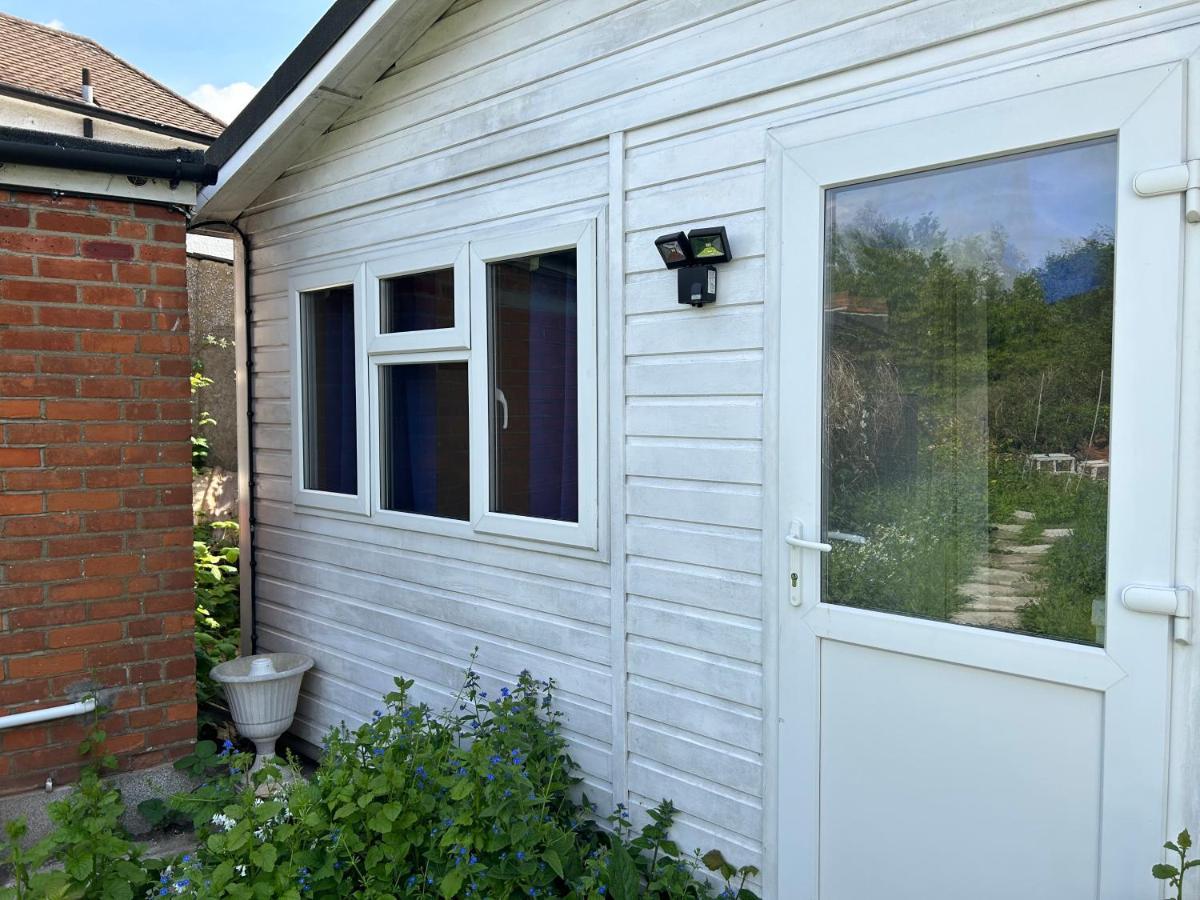 Mini Cabin In A Quiet Area Londres Exterior foto